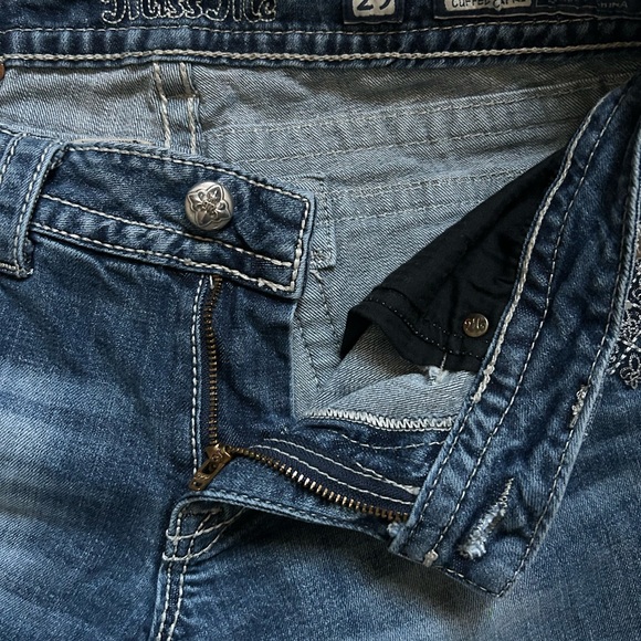 Miss Me CUFFED CAPRI size 29 - Picture 3 of 11